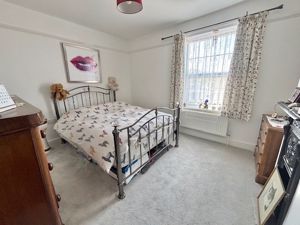 Bedroom- click for photo gallery